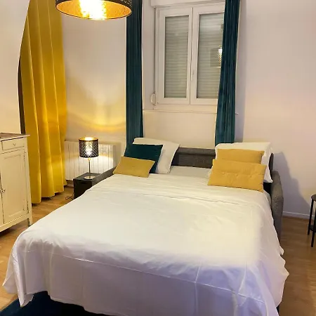 Hincmar De Yourhosthelper Apartment *